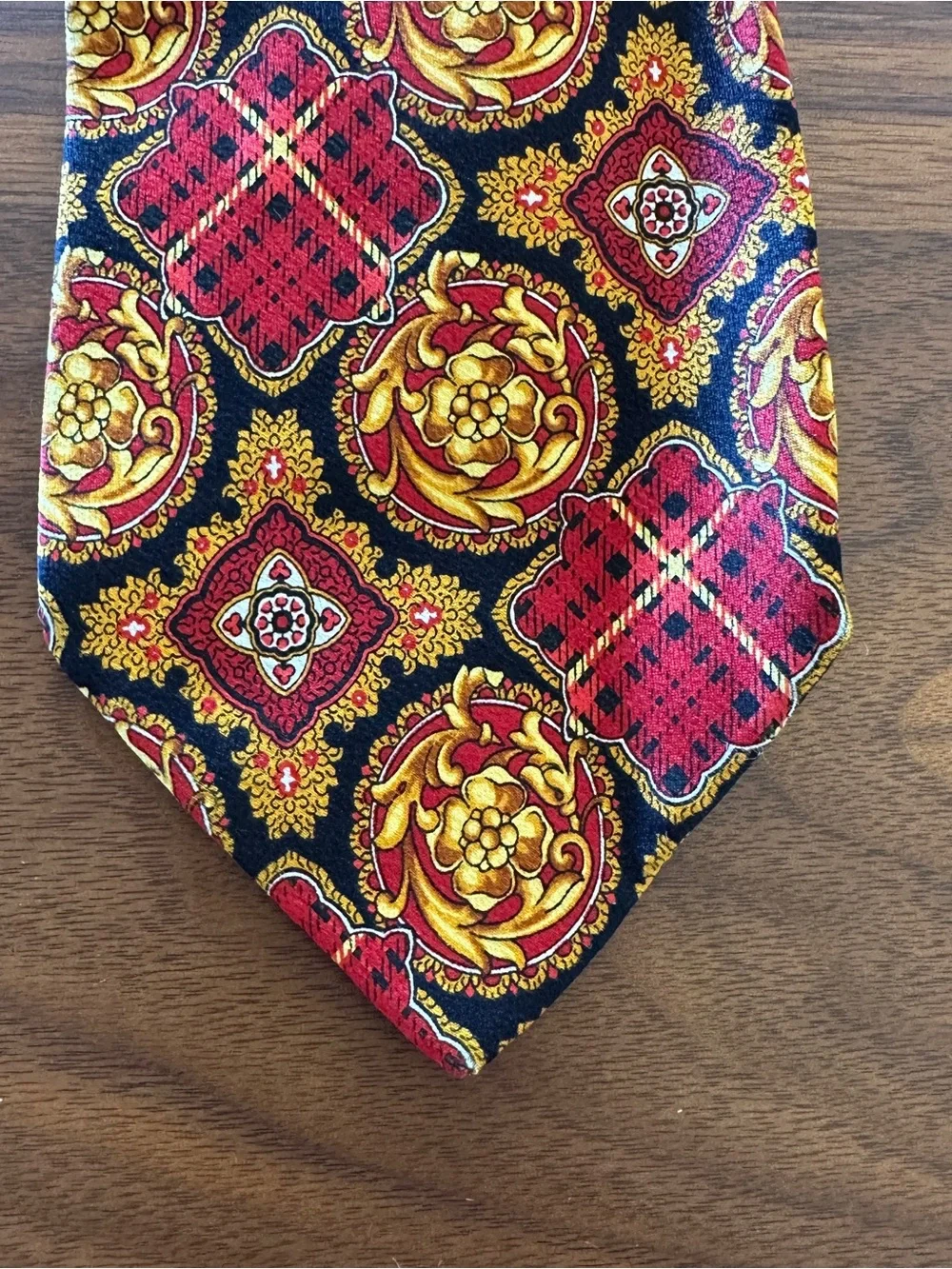 Men’s Silk Tie in Black, Red & Gold
